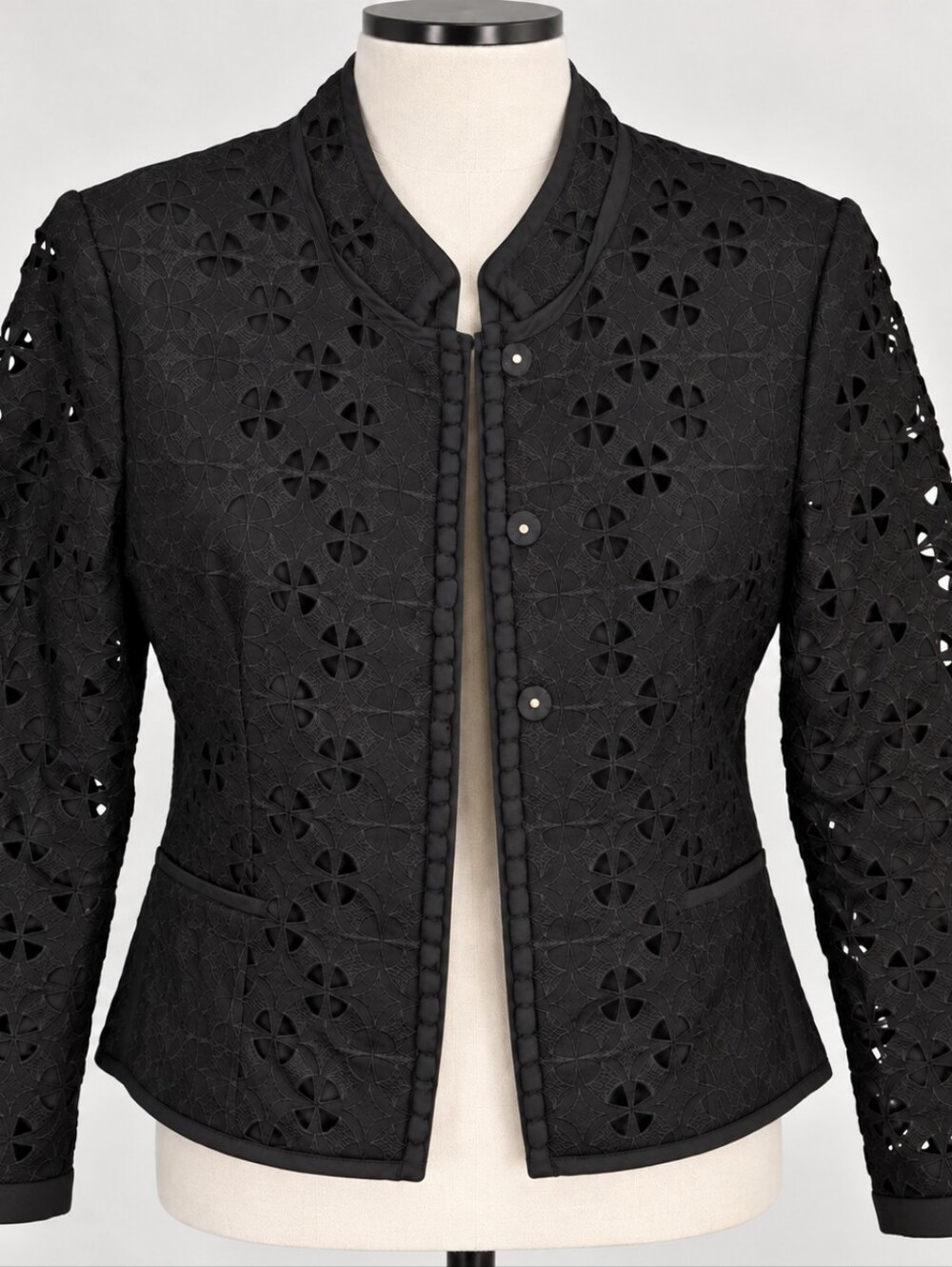 Peter Nygard Black Eyelet Button-Front Casual Shirt